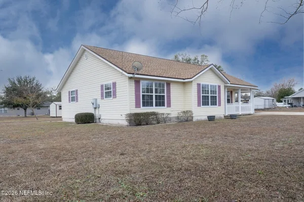 $295,000 | 27333 West 14th Avenue, Hilliard, FL 32046