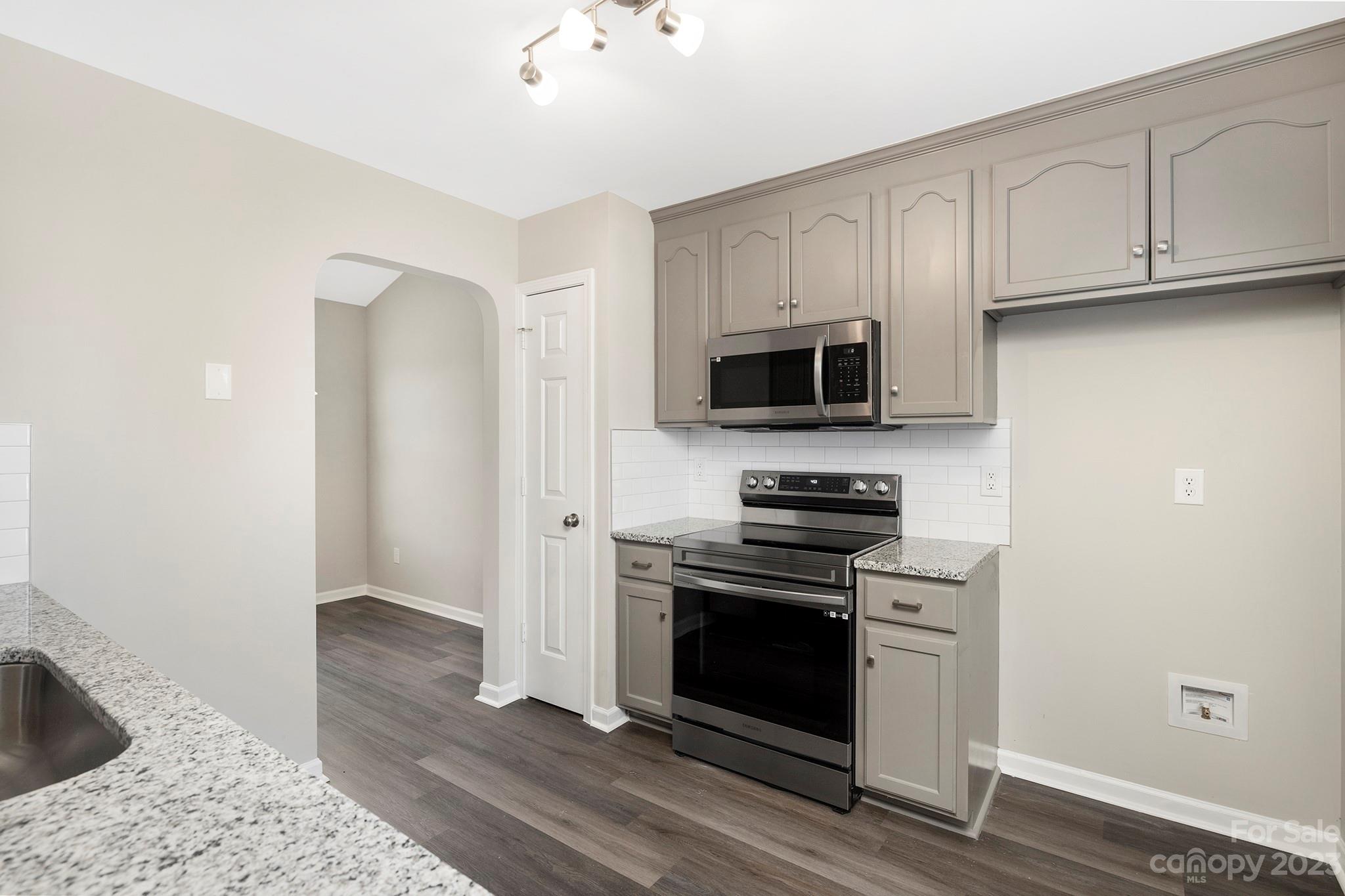 4403 Lothar Ridge Lane Charlotte, NC 28216 - Photo 3 of 17 Gallery Image 3