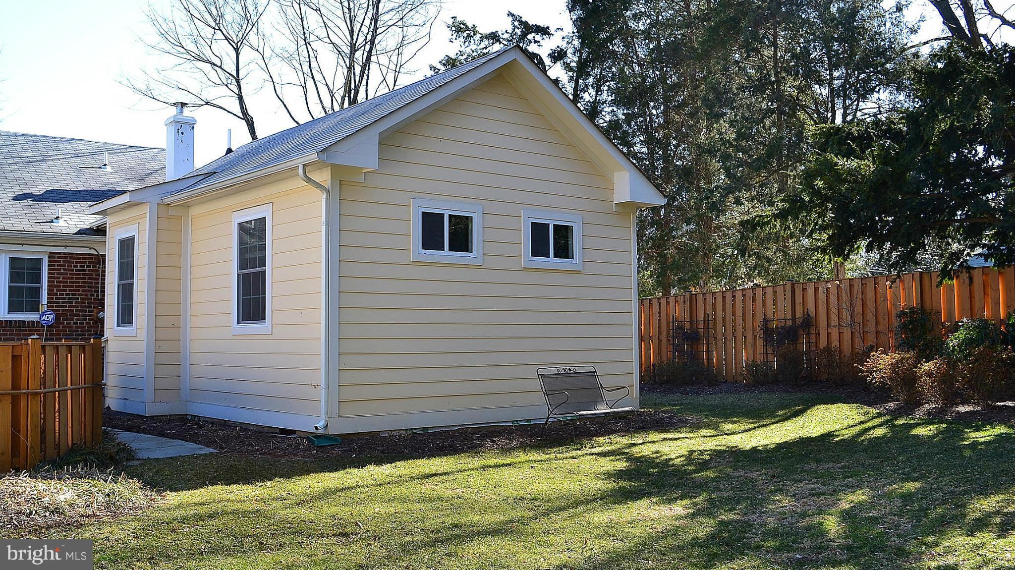 2622 Military Road Arlington, VA 22207 - Photo 3 of 25 Exterior (Rear)