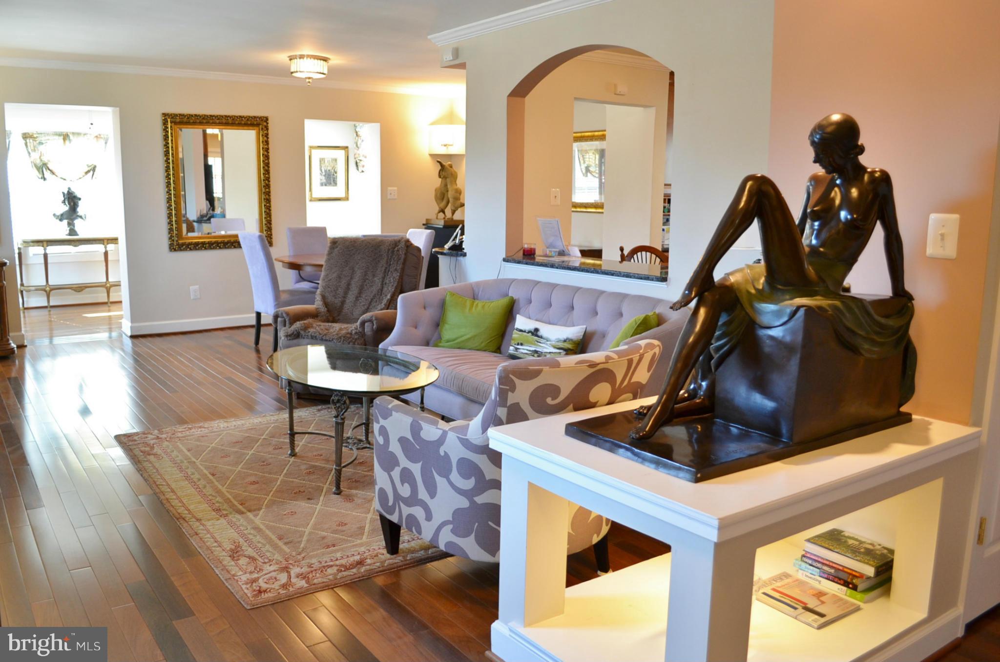 2622 Military Road Arlington, VA 22207 - Photo 22 of 25 Living Room