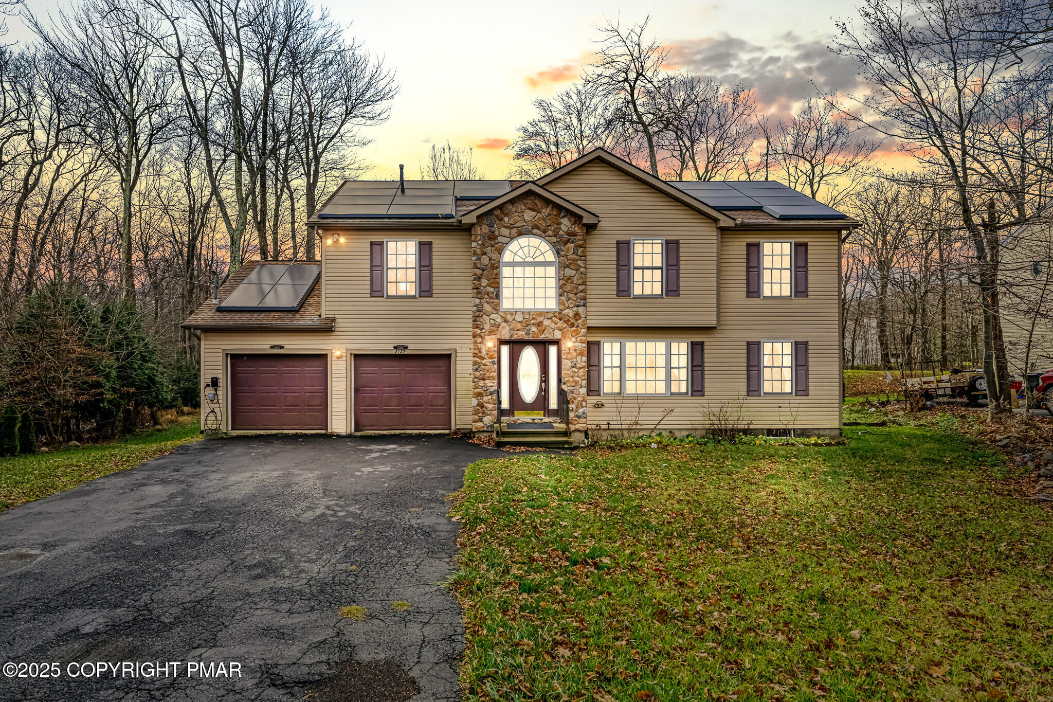 2127 Warwick Circle Tobyhanna, PA 18466 - Photo 1 of 44 01-HomeView_Media-2127_Warwick_Cir111