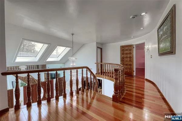 $3,700,000 | 91 Chestnut Ridge Road, Saddle River, NJ 07458