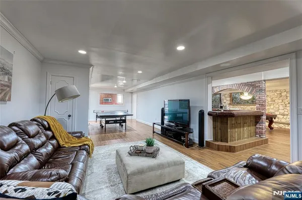 $3,700,000 | 91 Chestnut Ridge Road, Saddle River, NJ 07458