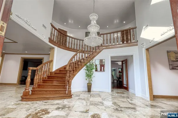 $3,700,000 | 91 Chestnut Ridge Road, Saddle River, NJ 07458