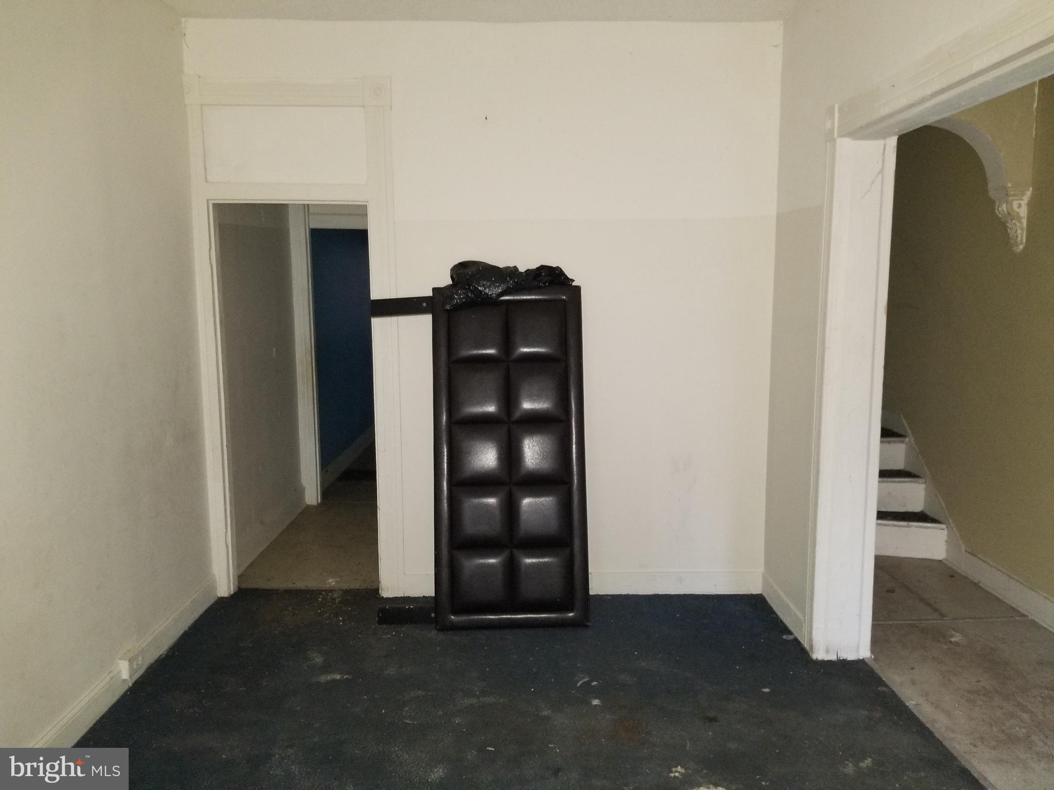 813 Appleton Street Baltimore, MD 21217 - Photo 3 of 18 Gallery Image 3