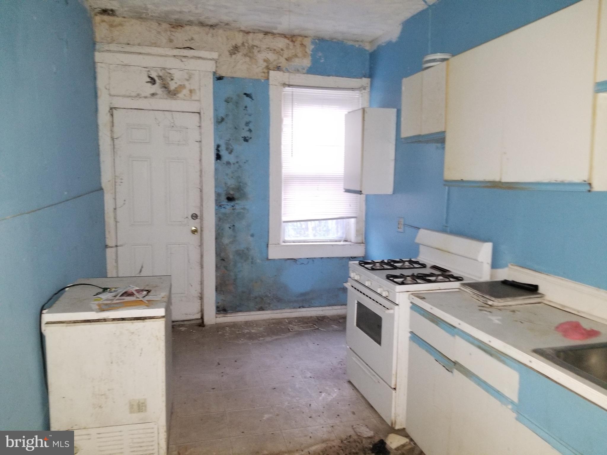 813 Appleton Street Baltimore, MD 21217 - Photo 6 of 18 Gallery Image 6