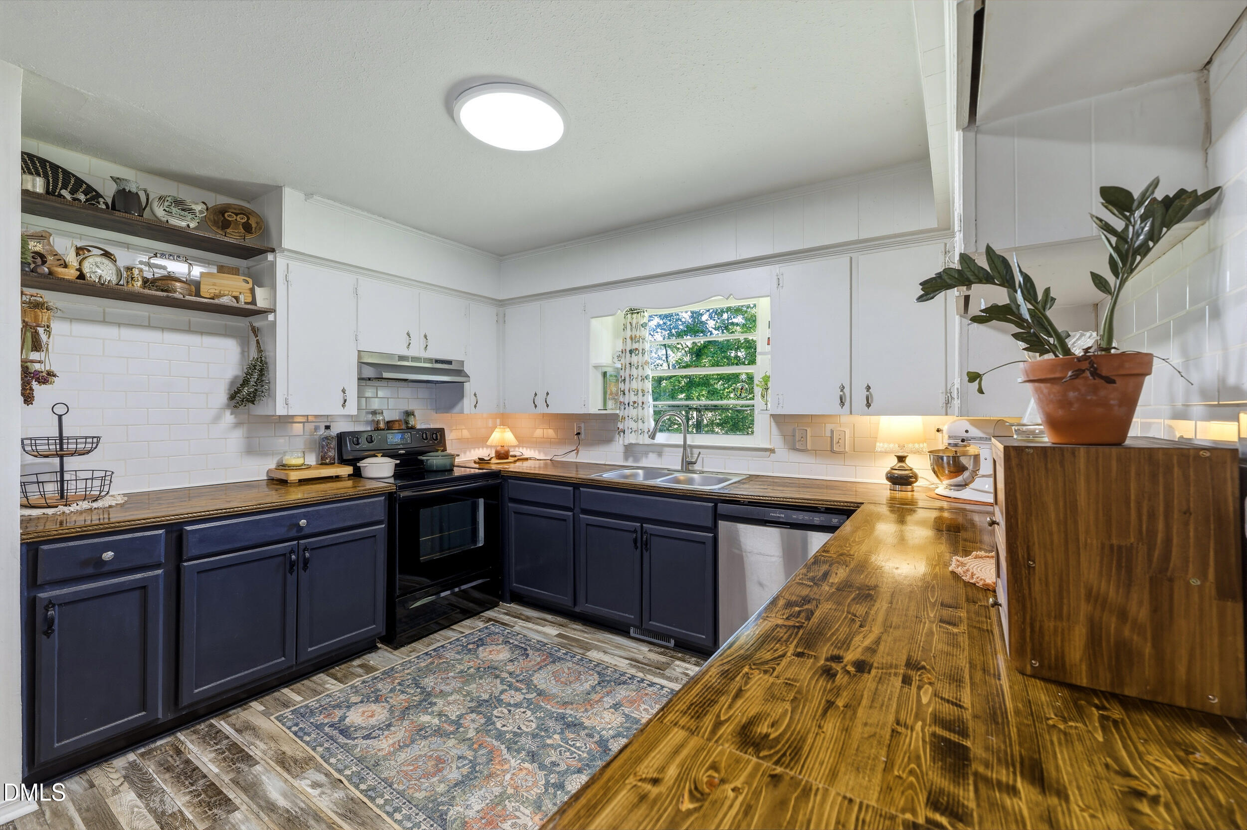 356 Holland Road Smithfield, NC 27577 - Photo 11 of 27 11 -356 holland dr, interior, kitchen