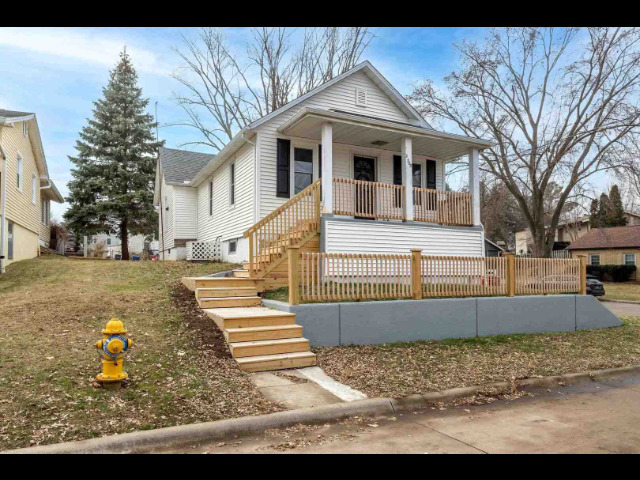2503 Glenn Street Bettendorf, IA 52722 - Photo 2 of 25