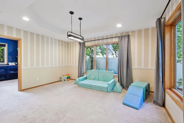 $849,900 | 14709 White Oak Drive, Burnsville, MN 55337