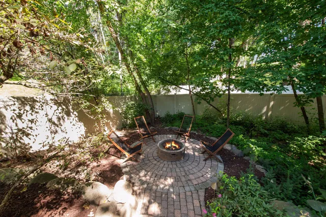 $849,900 | 14709 White Oak Drive, Burnsville, MN 55337