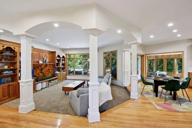 $849,900 | 14709 White Oak Drive, Burnsville, MN 55337