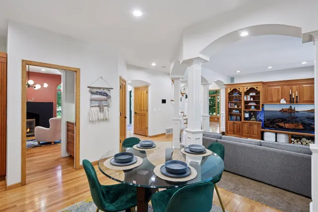 $849,900 | 14709 White Oak Drive, Burnsville, MN 55337