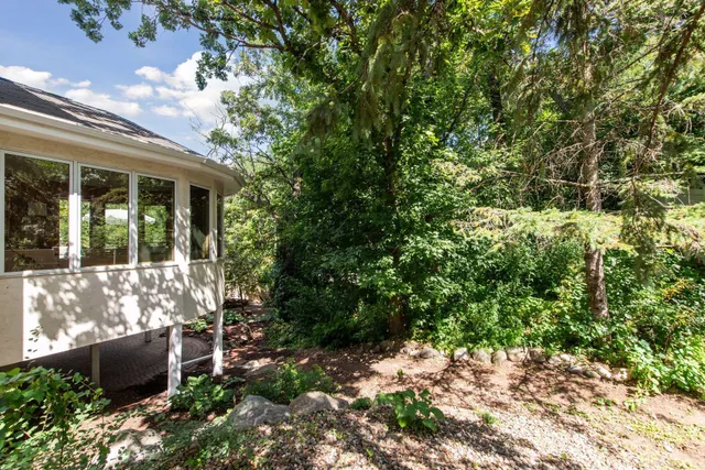 $849,900 | 14709 White Oak Drive, Burnsville, MN 55337