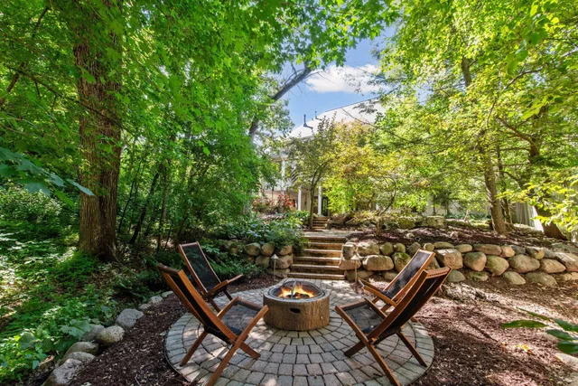 $849,900 | 14709 White Oak Drive, Burnsville, MN 55337