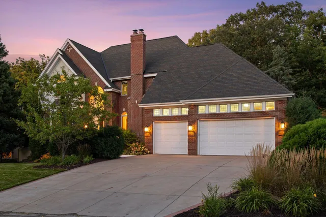 $849,900 | 14709 White Oak Drive, Burnsville, MN 55337