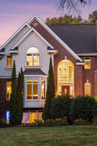 $849,900 | 14709 White Oak Drive, Burnsville, MN 55337