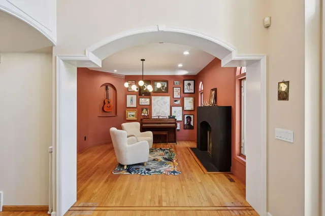 $849,900 | 14709 White Oak Drive, Burnsville, MN 55337