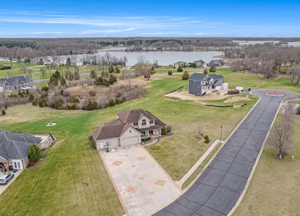 $585,000 | 17 Coronado Drive, Jackson, MI 49201