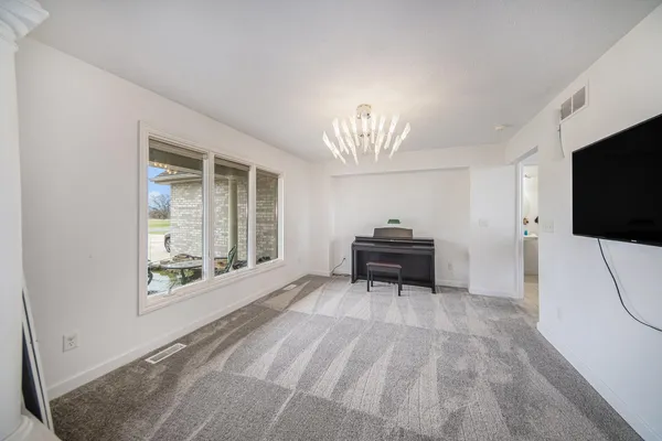 $585,000 | 17 Coronado Drive, Jackson, MI 49201