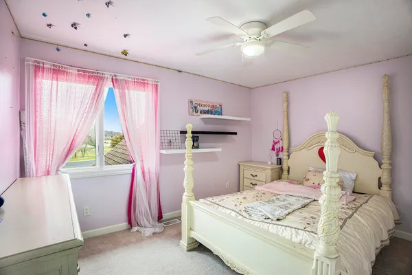 $585,000 | 17 Coronado Drive, Jackson, MI 49201