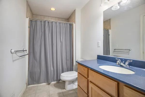 $585,000 | 17 Coronado Drive, Jackson, MI 49201