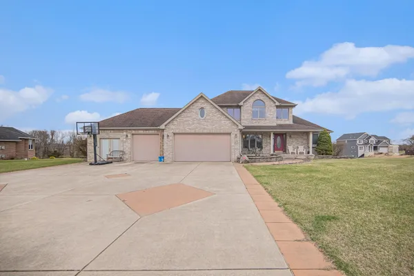 $585,000 | 17 Coronado Drive, Jackson, MI 49201