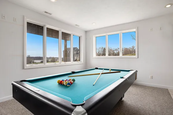 $585,000 | 17 Coronado Drive, Jackson, MI 49201