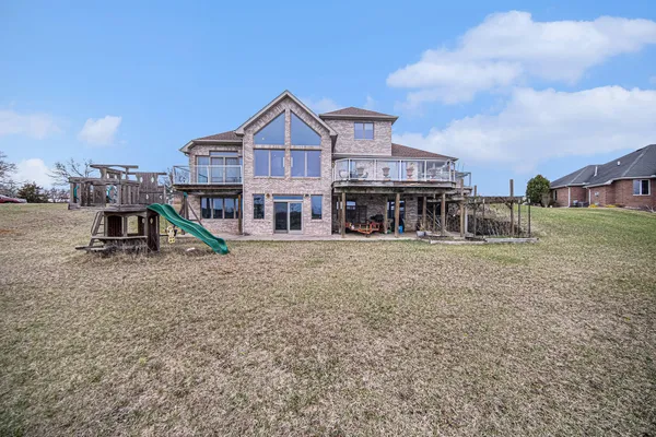 $585,000 | 17 Coronado Drive, Jackson, MI 49201