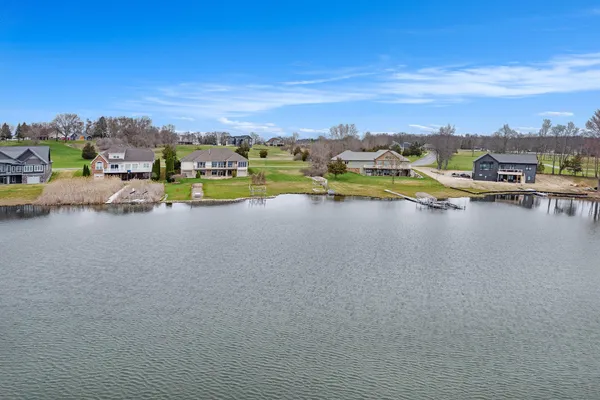 $585,000 | 17 Coronado Drive, Jackson, MI 49201