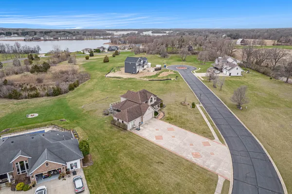 $585,000 | 17 Coronado Drive, Jackson, MI 49201