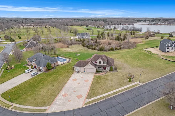 $585,000 | 17 Coronado Drive, Jackson, MI 49201