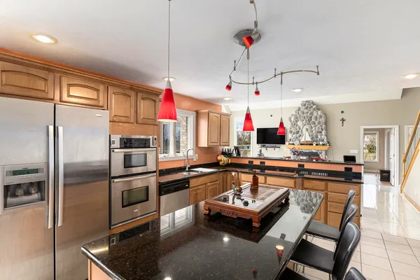 $585,000 | 17 Coronado Drive, Jackson, MI 49201