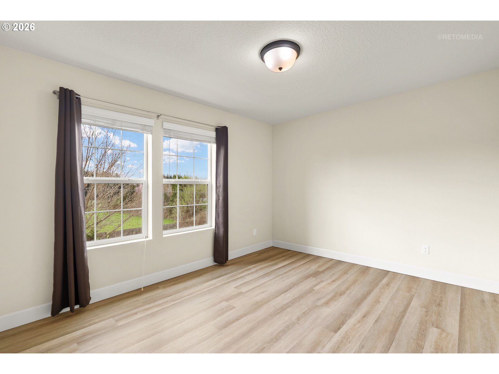 5389 Southeast Davis Road Hillsboro, OR 97123 - Photo 27 of 35 Bedroom