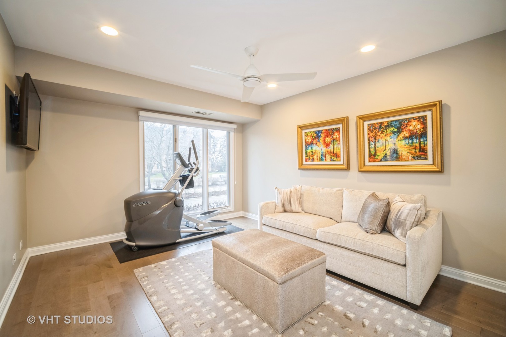 1831 Mission Hills Road, Unit 112 Northbrook, IL 60062 - Photo 12 of 17 a living room with furniture and a window