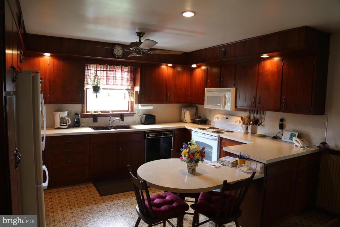 20 Reifsnyder Road Lititz, PA 17543 - Photo 3 of 14
