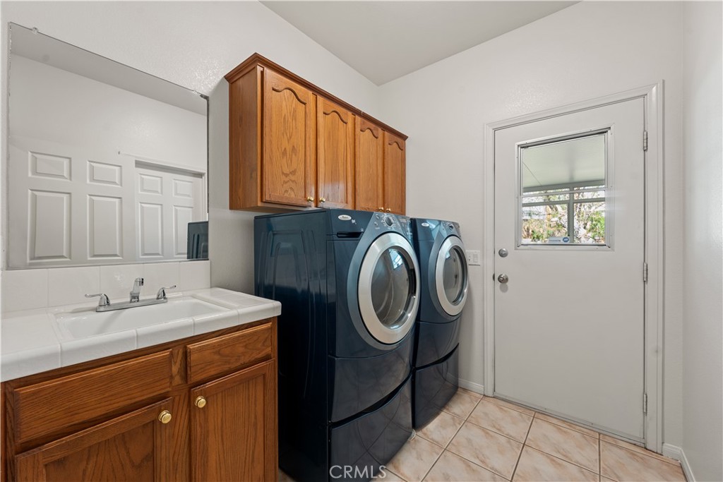 14282 Rock Place Riverside, CA 92503 - Photo 18 of 40