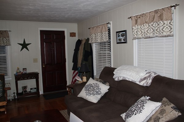 12 Fairhaven Road Worcester, MA 01606 - Photo 3 of 14 Gallery Image 3