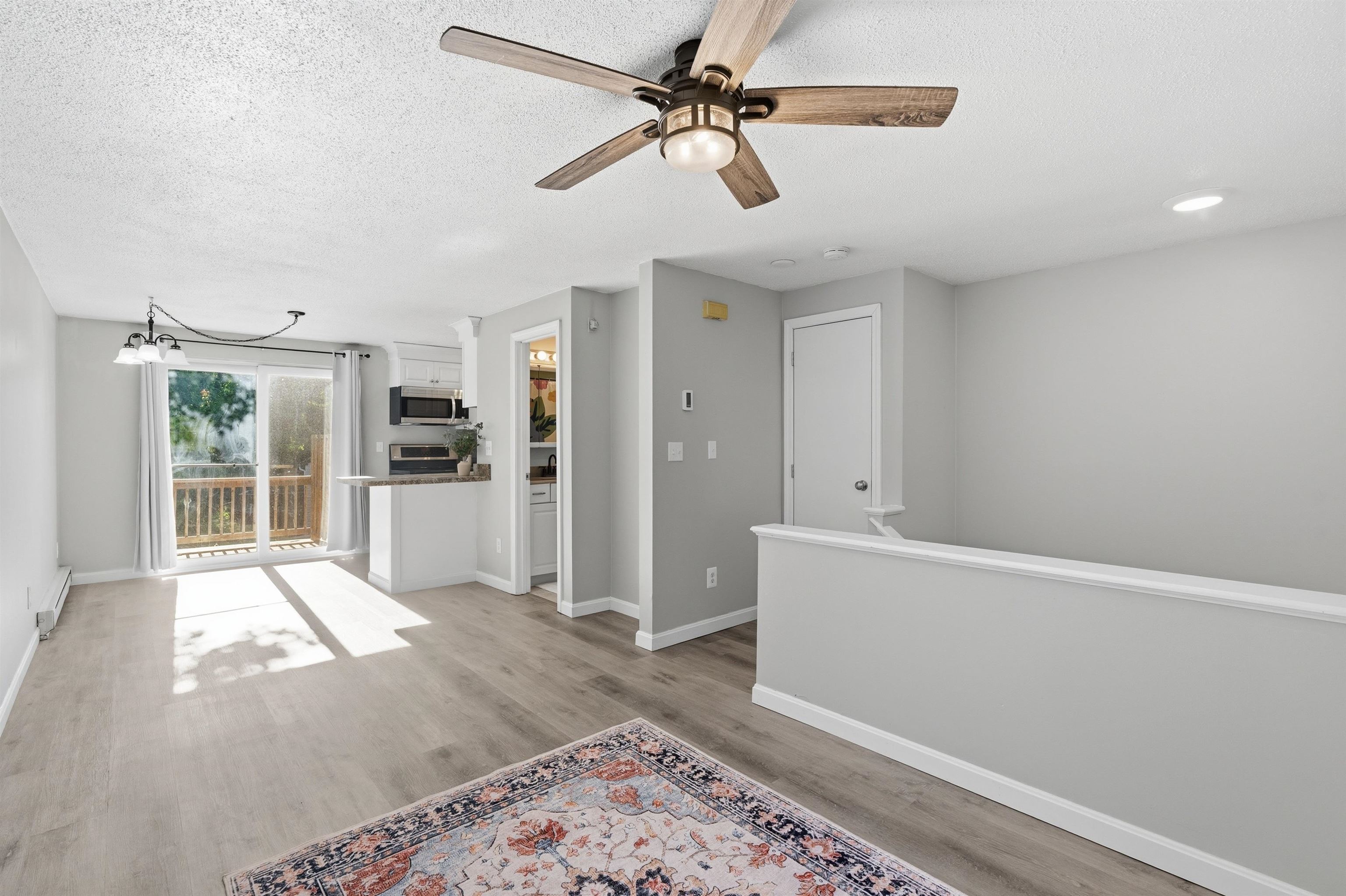 897 Mammoth Road, Unit 8 Manchester, NH 03104 - Photo 6 of 48