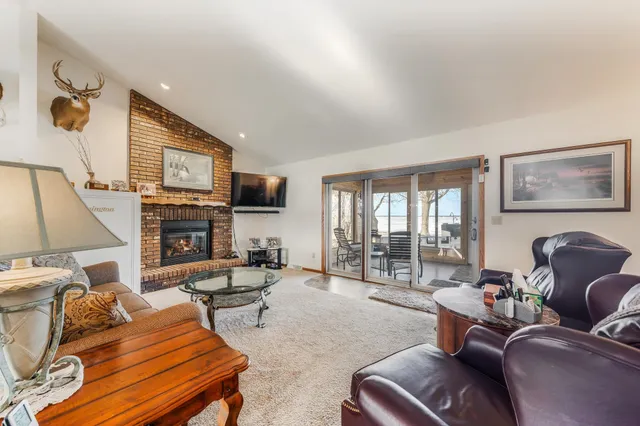 $879,900 | 9302 Blanco Road, Winneconne, WI 54986