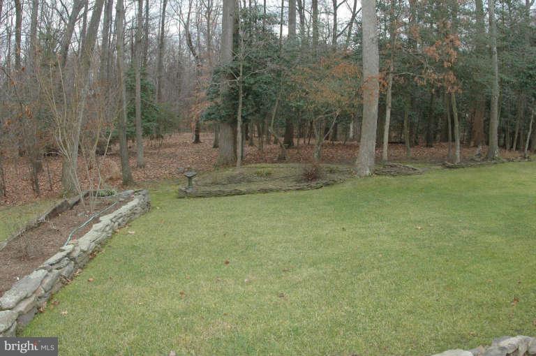 865 Rudder Way Annapolis, MD 21401 - Photo 23 of 28 Exterior (Rear)