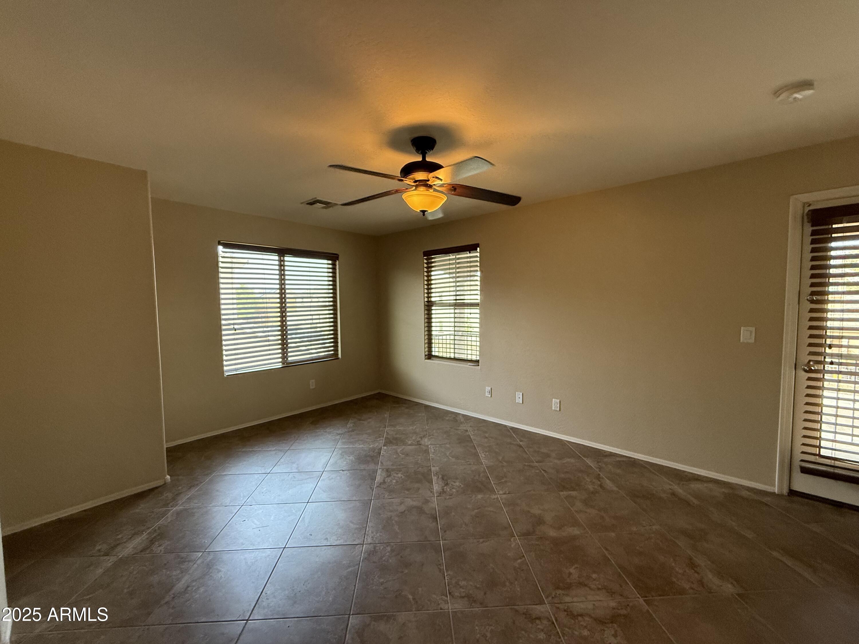 2646 North 73rd Drive Phoenix, AZ 85035 - Photo 12 of 24 IMG_1928