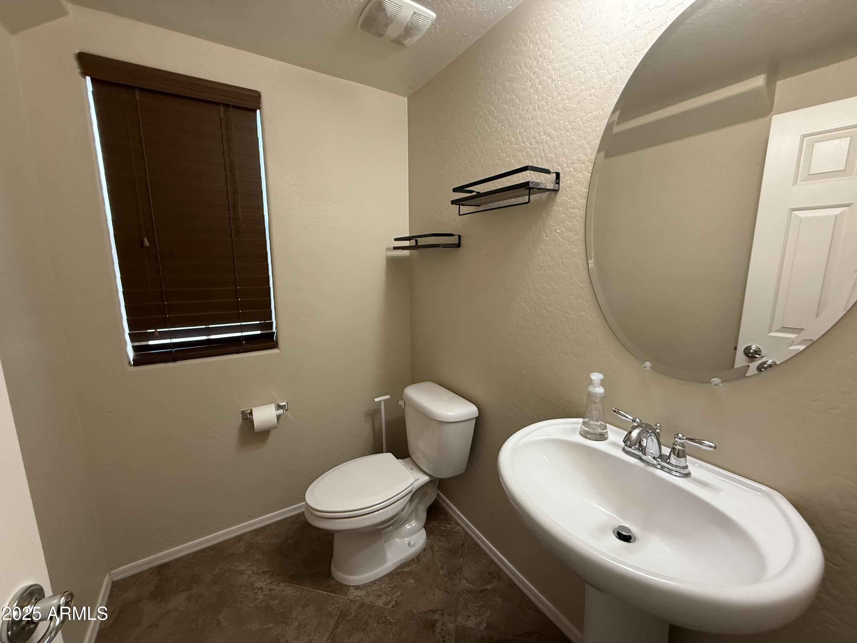 2646 North 73rd Drive Phoenix, AZ 85035 - Photo 7 of 24 IMG_1923