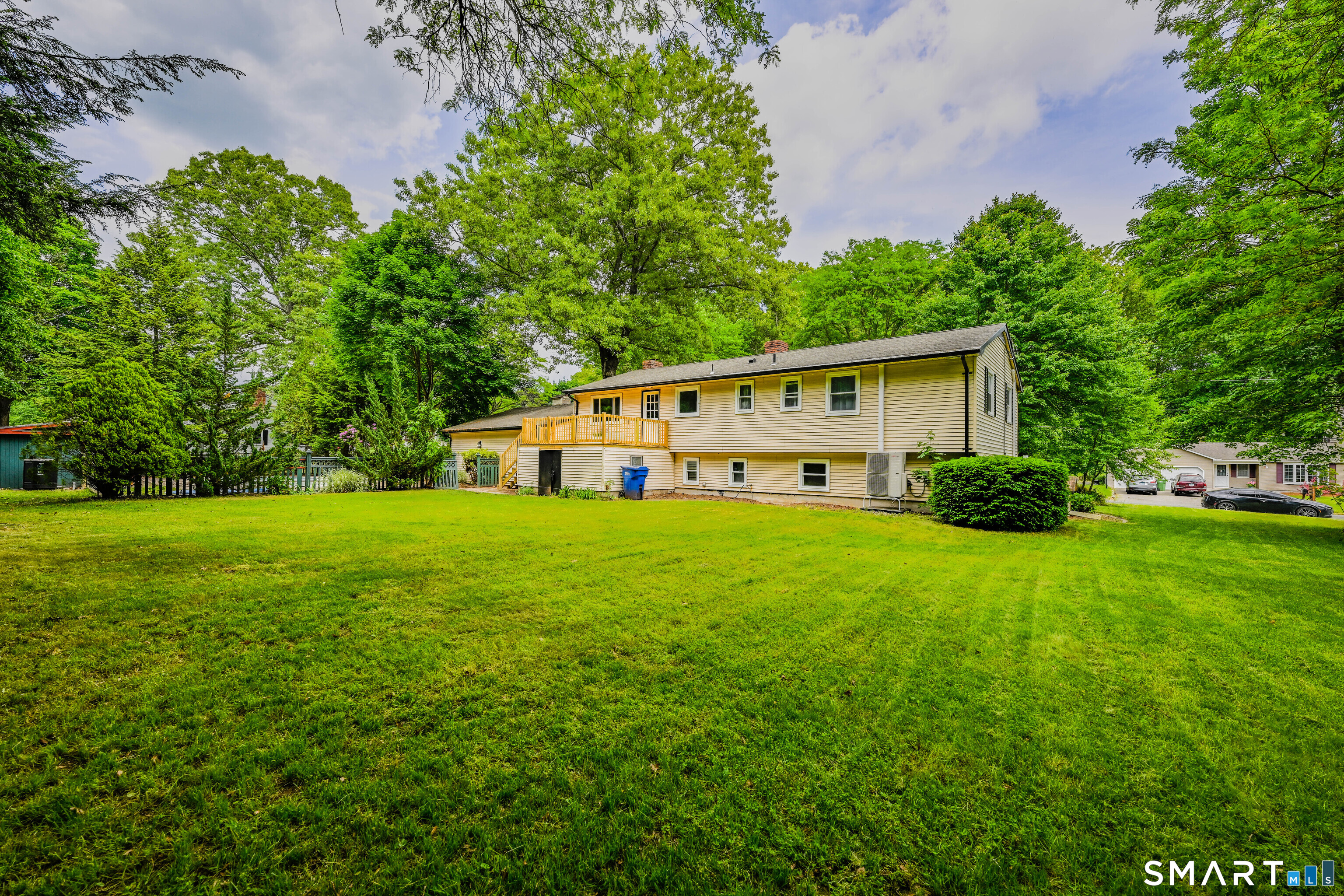 31 Hollow Brook Road Windsor, CT 06095 - Photo 35 of 40