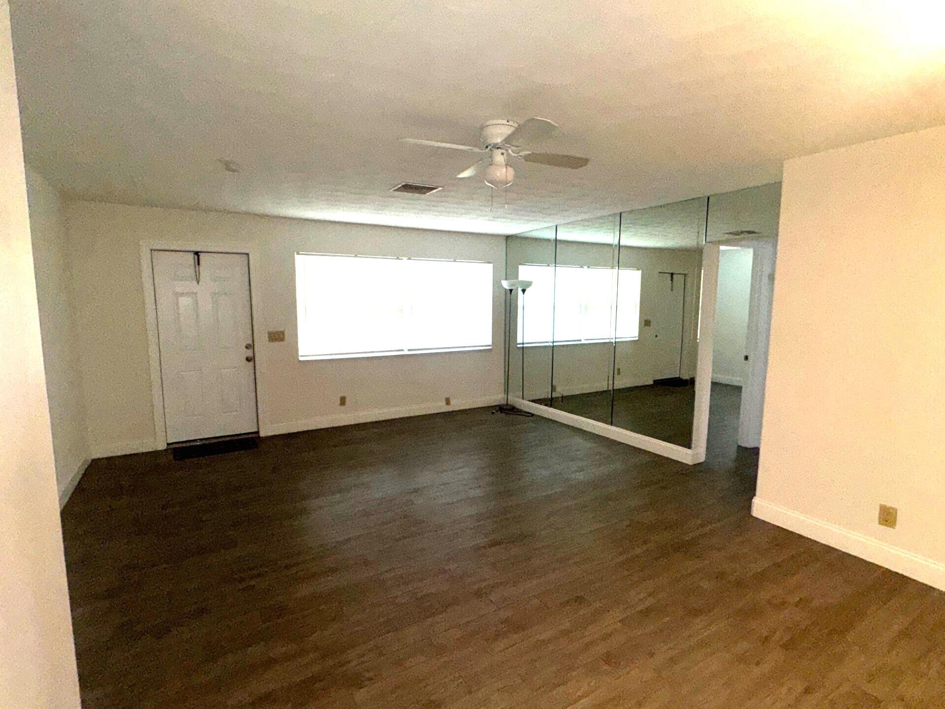 4472 Alden Avenue Stuart, FL 34997 - Photo 9 of 33 family room