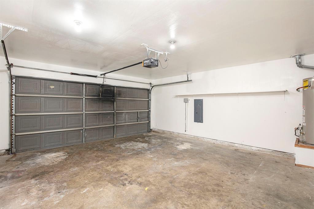 4800 Sleepy Ridge Circle Fort Worth, TX 76133 - Photo 37 of 40 a view of an empty room with a cabinet