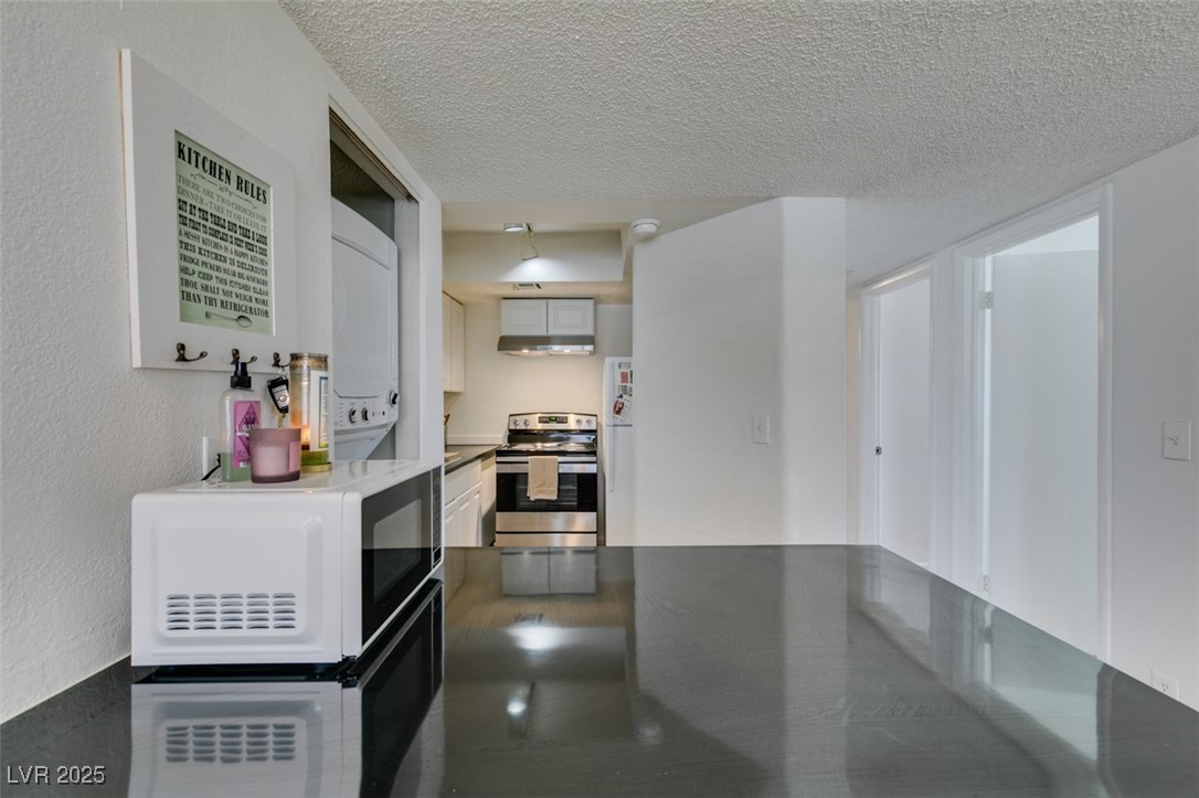 5725 Smoke Ranch Road, Unit A Las Vegas, NV 89108 - Photo 8 of 32