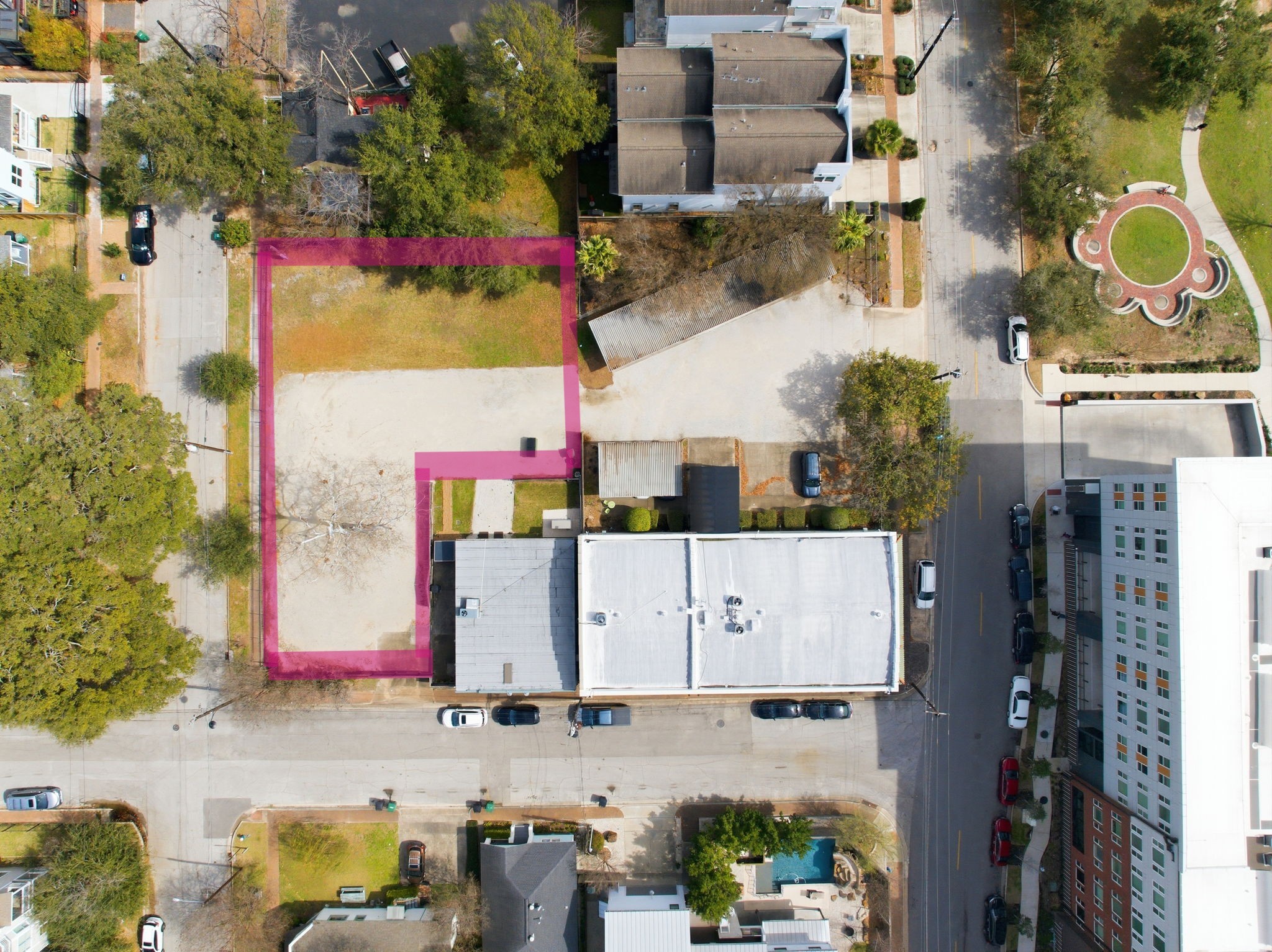 2019 State Street Houston, TX 77007 - Photo 4 of 4 an aerial view of residential houses with outdoor space