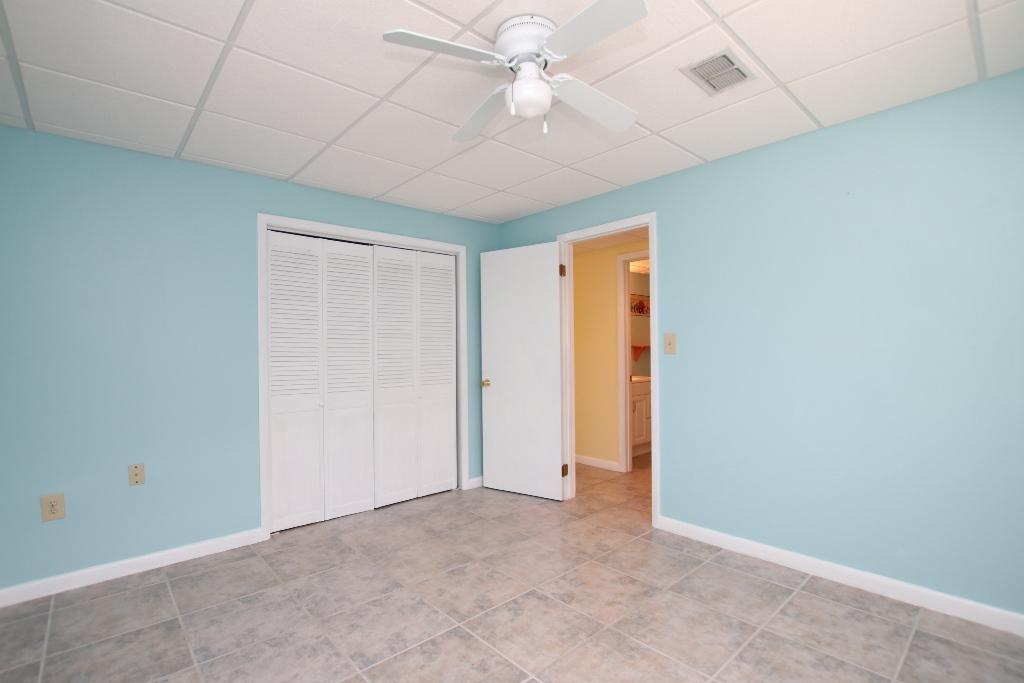 40 Andros Road Key Largo, FL 33037 - Photo 14 of 34 40 S Andros Key Largo - mid level guest