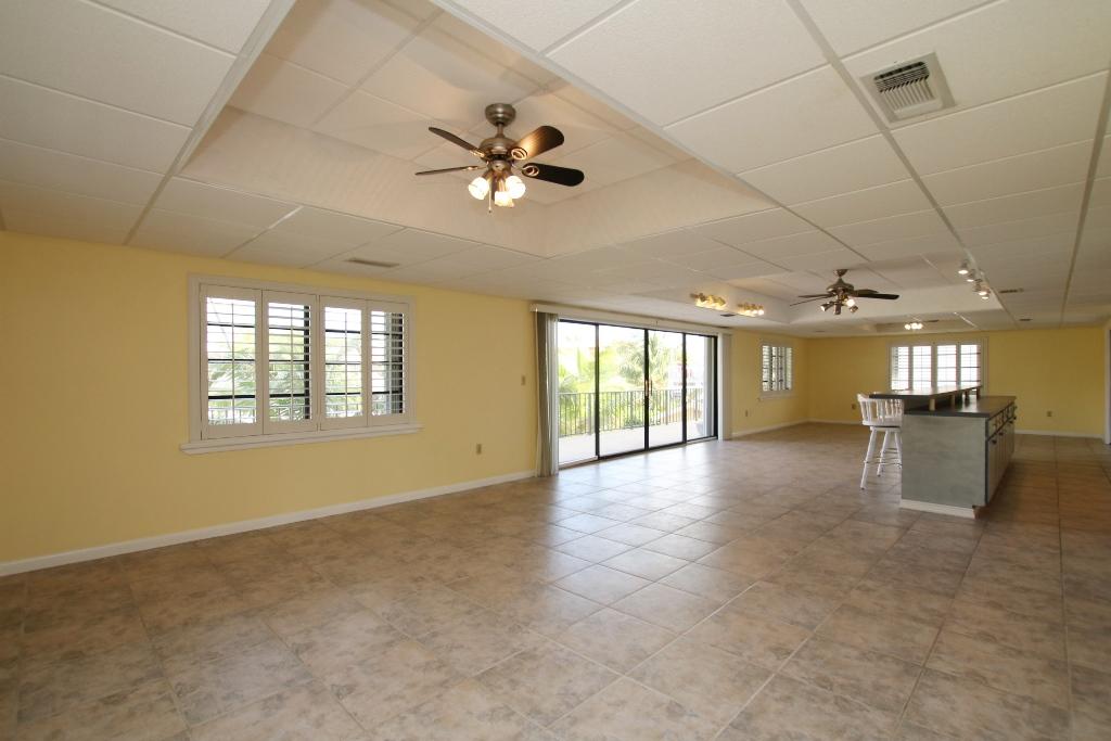 40 Andros Road Key Largo, FL 33037 - Photo 19 of 34 40 S Andros Key Largo - mid level living