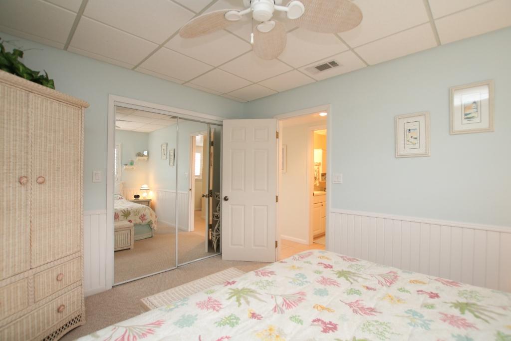 40 Andros Road Key Largo, FL 33037 - Photo 26 of 34 40 S Andros Key Largo - upstairs guest b